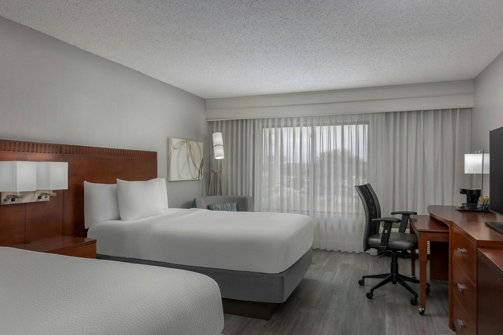 Hotel Courtyard By Marriott Rice