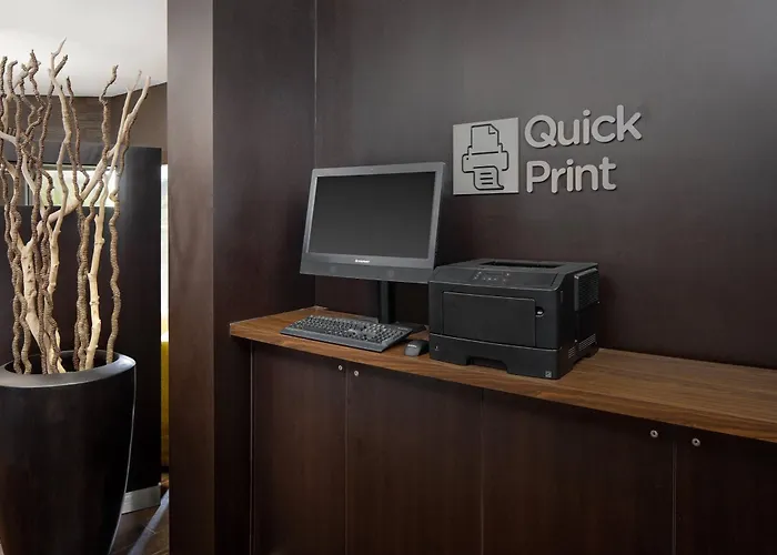 Courtyard By Marriott Houston Rice University
