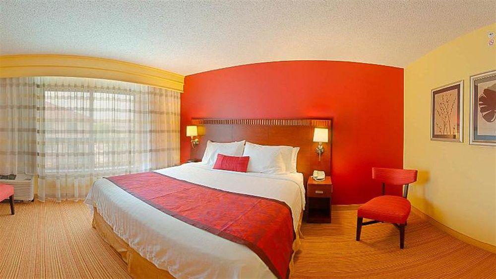 Hotel Courtyard By Marriott Rice 3*