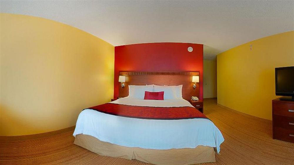Courtyard By Marriott Rice Hotel 3*