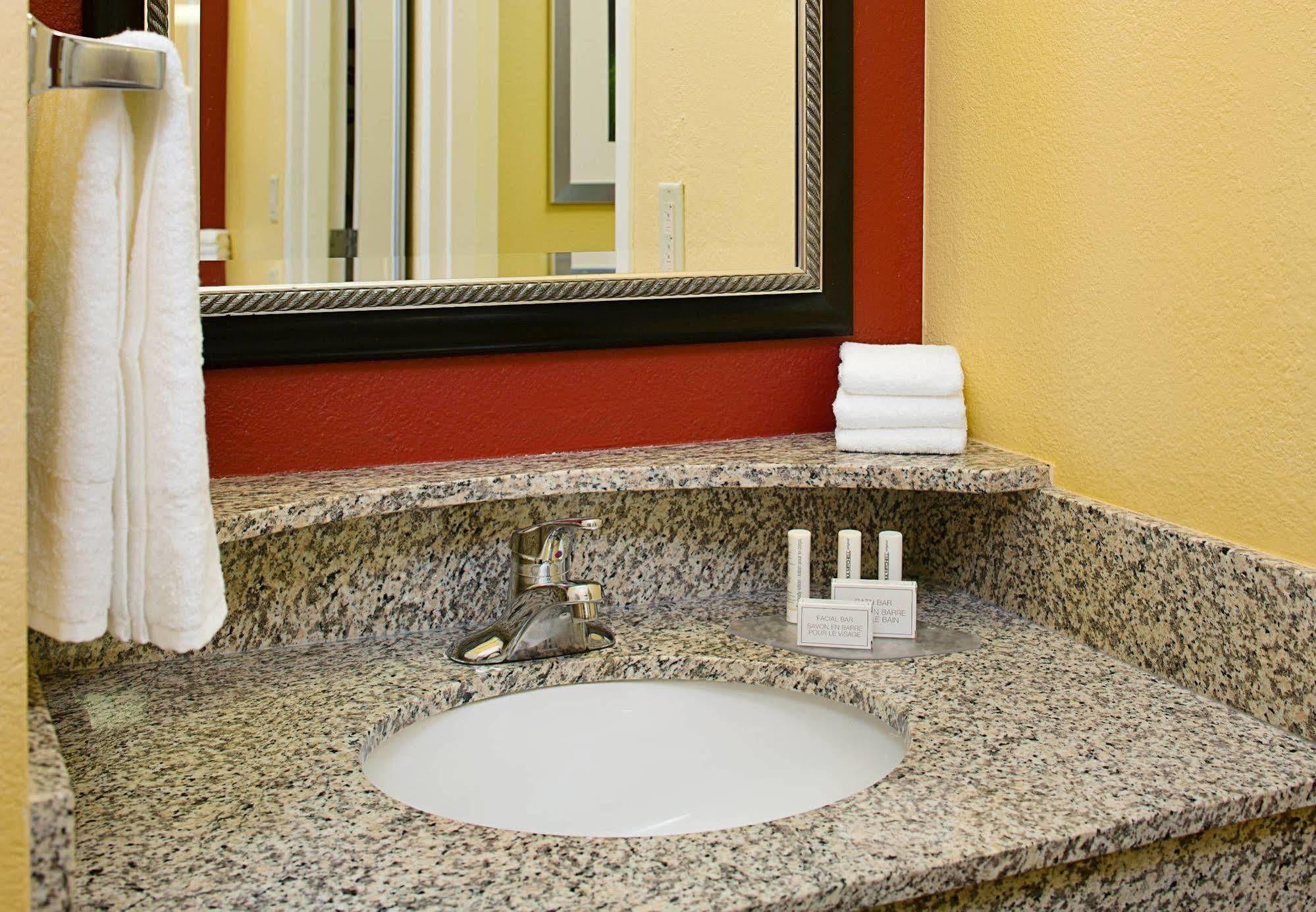 Hotel Courtyard By Marriott Rice