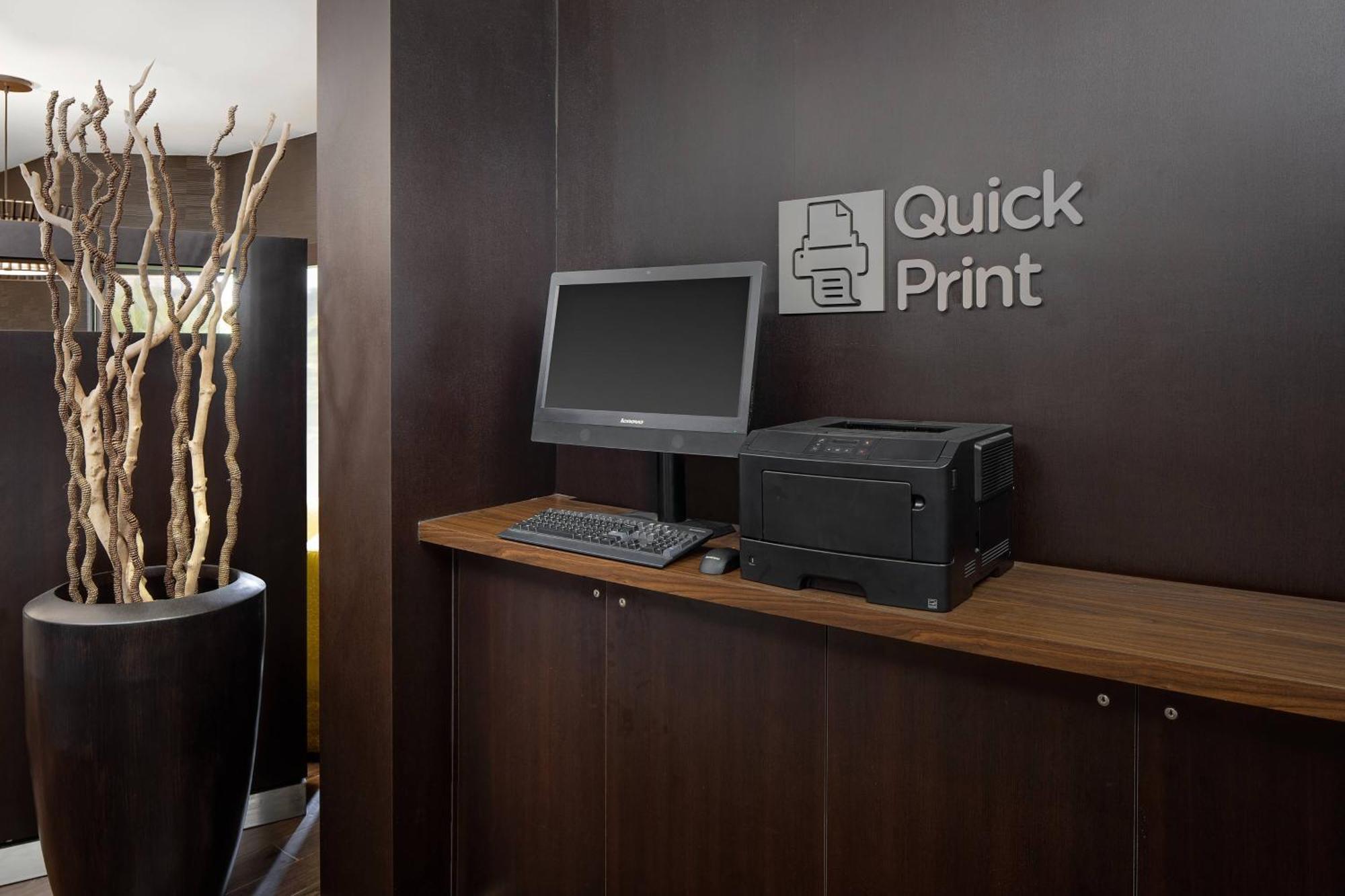 Courtyard By Marriott Rice University